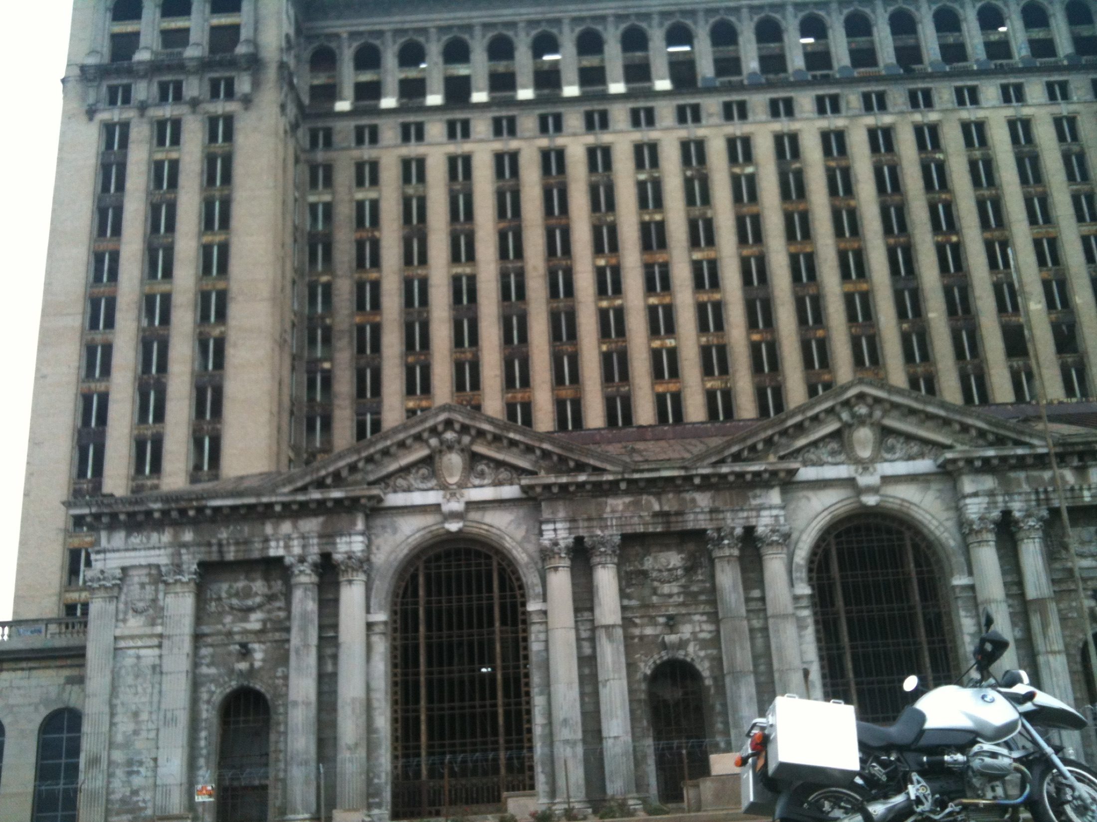 Motorcycle travel on the single-day trip from New York City to Detroit